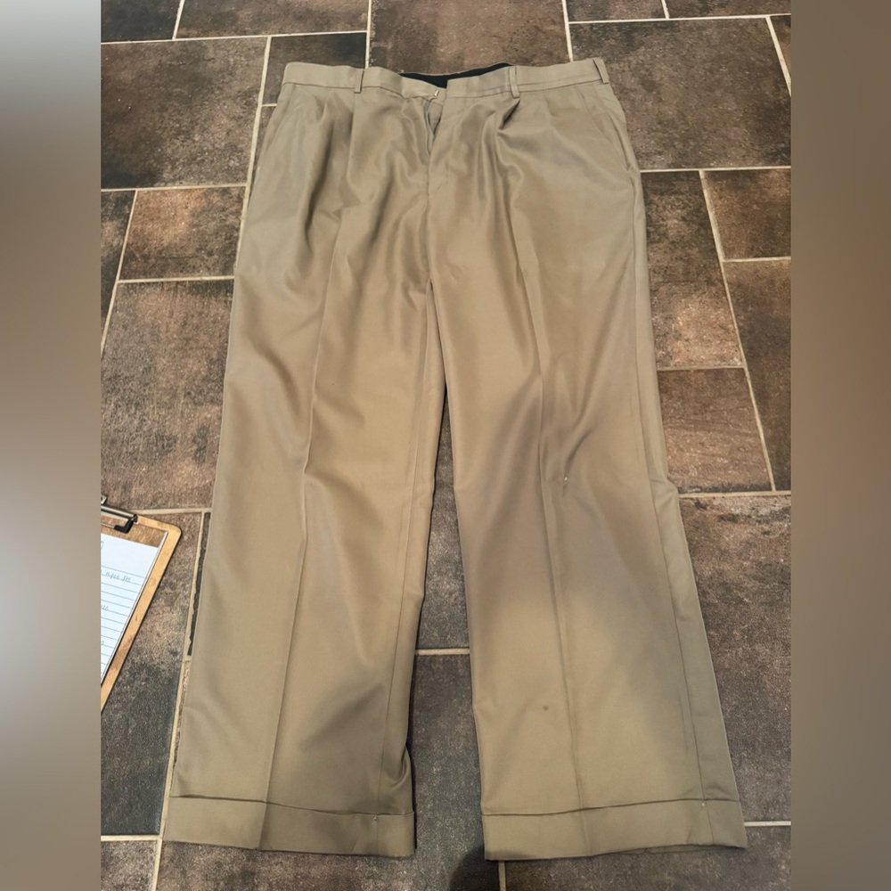 Haggar Men's Khaki Chinos